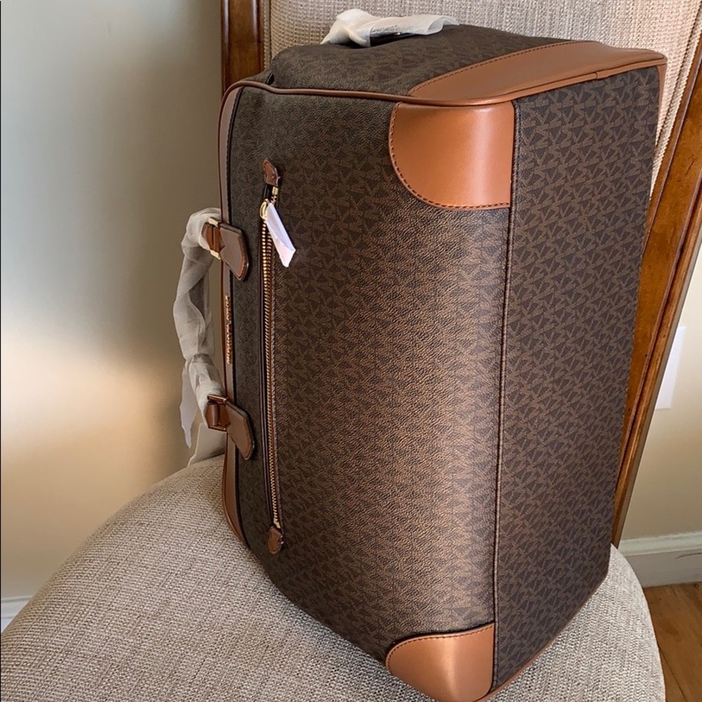 Michael Kors Brown Weekender - Picture 8 of 8